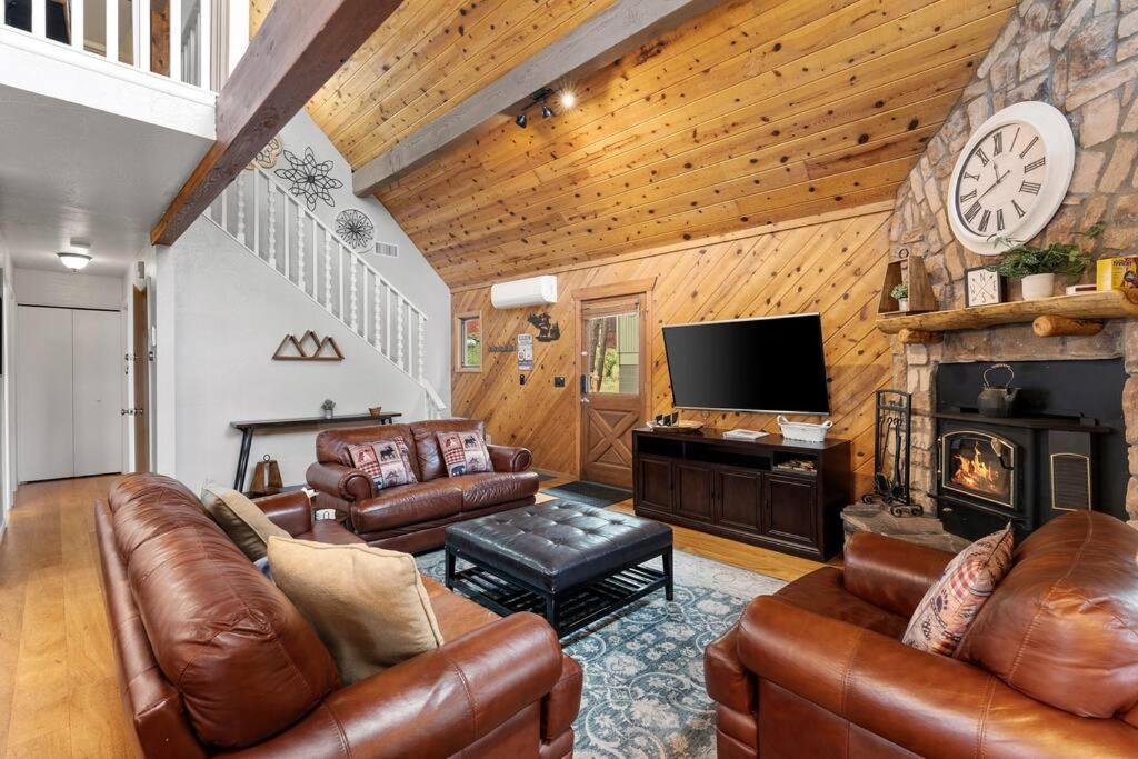 Luxury Cabin Oasis Getaway Heart Of Munds Park Exterior photo