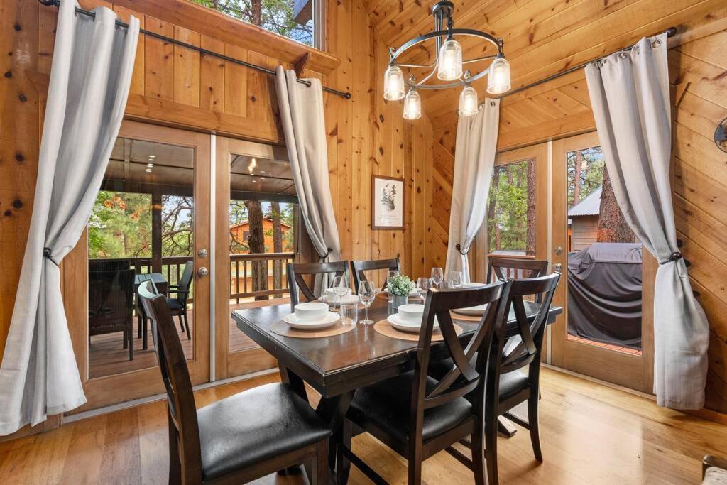 Luxury Cabin Oasis Getaway Heart Of Munds Park Exterior photo